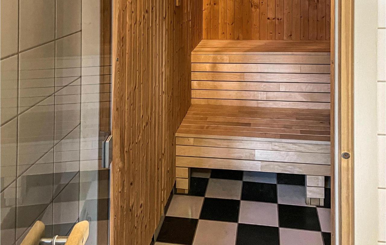 Awesome Home In Lerberget With Sauna エクステリア 写真